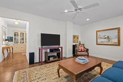 12 The Court Of Lagoon View, Northbrook, IL 60062 - Photo 11
