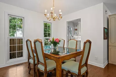 12 The Court Of Lagoon View, Northbrook, IL 60062 - Photo 7