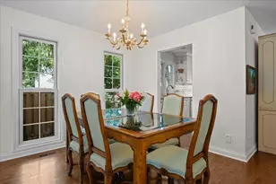 12 The Court Of Lagoon View, Northbrook, IL 60062 - Photo 7