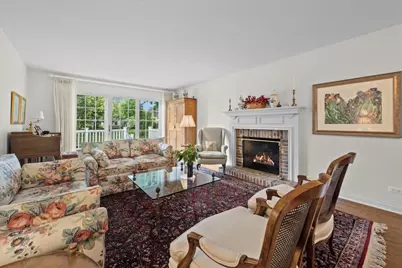 12 The Court Of Lagoon View, Northbrook, IL 60062 - Photo 5