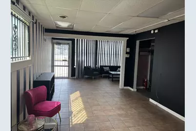 915 Burnham Avenue, Calumet City, IL 60409 - Photo 7