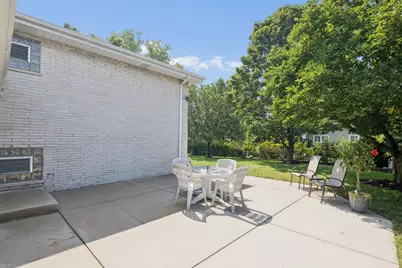 7802 Sawyer Road, Darien, IL 60561 - Photo 23