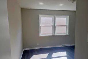 2252 E 92nd Pl, Chicago, IL 60617 - Photo 7