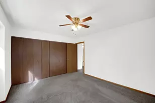 6430 Pamela Ln, Chicago Ridge, IL 60415 - Photo 9