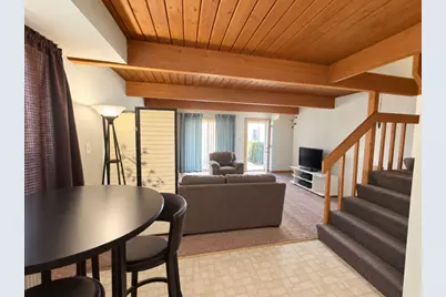 501 Meadow Green Lane, Round Lake Beach, IL 60073 - Photo 5