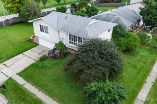 401 Longford Dr, Elgin, IL 60120 - Photo 33