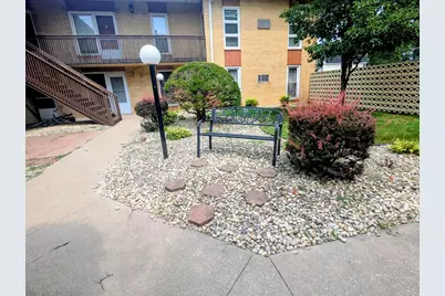 18340 Burnham Avenue #11, Lansing, IL 60438 - Photo 3