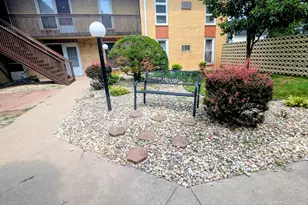 18340 Burnham Ave, Lansing, IL 60438 - Photo 3