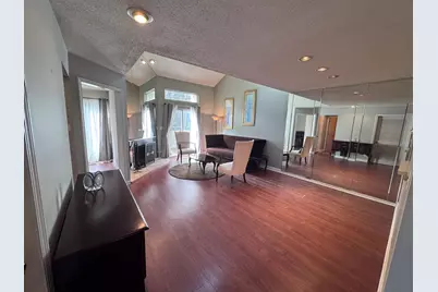 1059 Courtland Drive, Buffalo Grove, IL 60089 - Photo 7