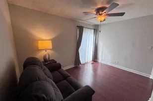 1059 Courtland Dr, Buffalo Grove, IL 60089 - Photo 11