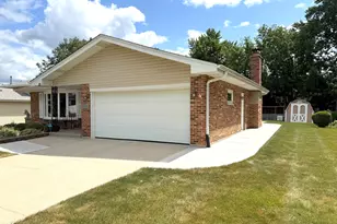 7129 Exner Rd, Darien, IL 60561 - Photo 3