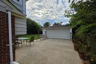 9104 Oleander Ave, Morton Grove, IL 60053 - Photo 27