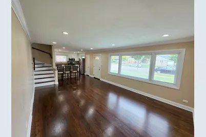 9104 Oleander Avenue, Morton Grove, IL 60053 - Photo 5