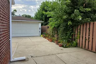 9104 Oleander Ave, Morton Grove, IL 60053 - Photo 3
