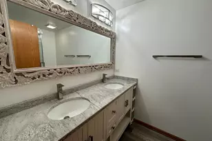 105 Neutrenton Ave, Elgin, IL 60120 - Photo 11
