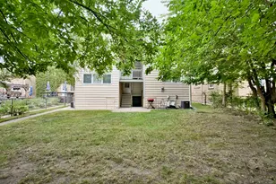 2643 W Farragut Ave, Chicago, IL 60625 - Photo 19