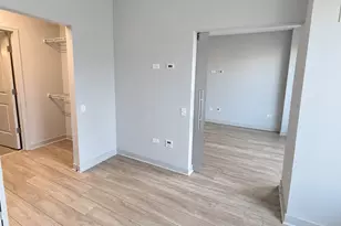 1025 W Addison St, Chicago, IL 60613 - Photo 5