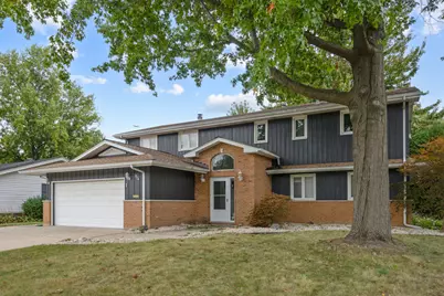 574 Ridge Avenue, Elk Grove Village, IL 60007 - Photo 1