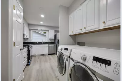 574 Ridge Avenue, Elk Grove Village, IL 60007 - Photo 11