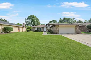 1617 Holly Ave, Darien, IL 60561 - Photo 1