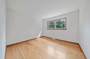 1617 Holly Ave, Darien, IL 60561 - Photo 17