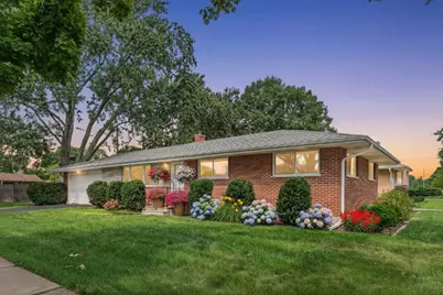 420 Berkshire Lane, Des Plaines, IL 60016 - Photo 1