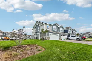 691 Cassia Ct, Crystal Lake, IL 60012 - Photo 33