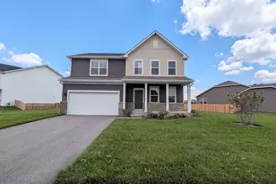 418 Fairway Ln, Sycamore, IL 60178 - Photo 1