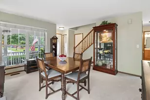 32 E Dahlia Ln, Round Lake Beach, IL 60073 - Photo 5