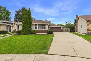 442 Gaylin Ct, Bensenville, IL 60106 - Photo 1