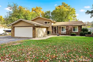34679 N Hiawatha Trl, McHenry, IL 60051 - Photo 1