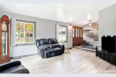 34679 N Hiawatha Trail, McHenry, IL 60051 - Photo 5