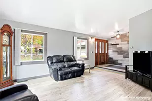 34679 N Hiawatha Trl, McHenry, IL 60051 - Photo 5