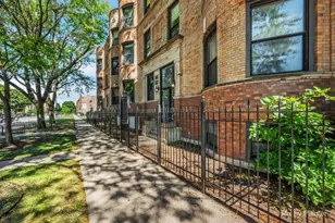 5207 S Indiana Ave, Chicago, IL 60615 - Photo 3