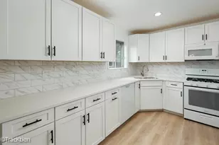 7208 Sprucewood Ave, Woodridge, IL 60517 - Photo 7