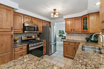 31 S Salem Drive, Schaumburg, IL 60193 - Photo 9