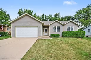 1232 Lakewood Dr, Somonauk, IL 60552 - Photo 1