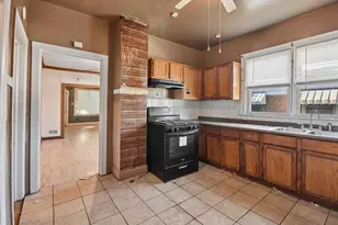8918 S Woodlawn Ave, Chicago, IL 60619 - Photo 9