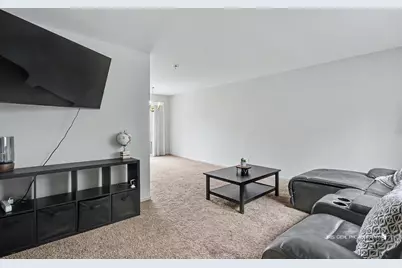 18639 W Sterling Court, Grayslake, IL 60030 - Photo 3