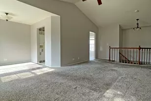 238 Green Knoll Ln, Streamwood, IL 60107 - Photo 7