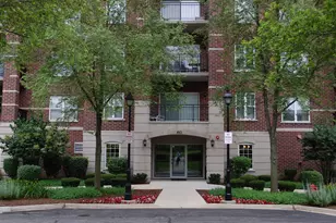 410 W Mahogany Ct, Palatine, IL 60067 - Photo 1