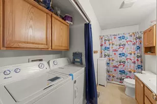 1917 N Hickory St, Crest Hill, IL 60403 - Photo 15