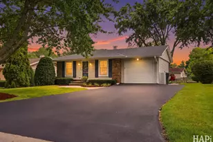 2321 Carriage Ln, Lindenhurst, IL 60046 - Photo 1
