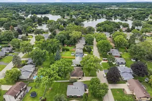 2321 Carriage Ln, Lindenhurst, IL 60046 - Photo 31