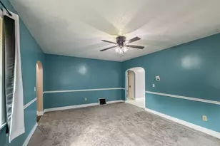 417 W Garfield Ave, Cissna Park, IL 60924 - Photo 7