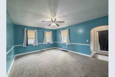 417 W Garfield Avenue, Cissna Park, IL 60924 - Photo 5