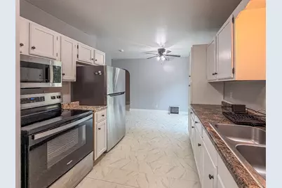 417 W Garfield Avenue, Cissna Park, IL 60924 - Photo 9