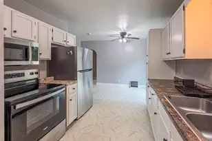 417 W Garfield Ave, Cissna Park, IL 60924 - Photo 9