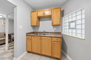 7949 S Marquette Ave, Chicago, IL 60617 - Photo 15