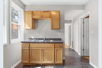 7949 S Marquette Avenue, Chicago, IL 60617 - Photo 29